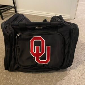 The University of Oklahoma Sooners Expandable Travel Duffel Bag